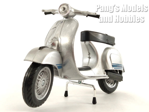 Vespa 125 ET3 Primavera Scooter - SILVER - 1/12 Scale Model by