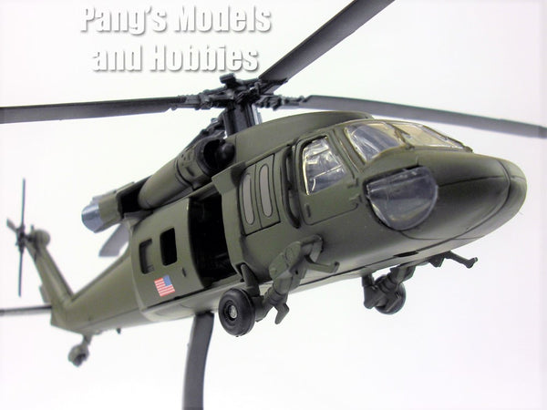 Sikorsky UH-60 Black Hawk (Blackhawk) 1/60 Scale Model by New Ray