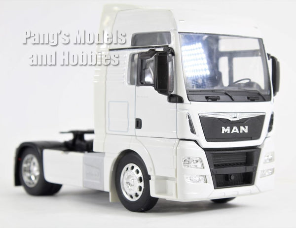 MAN TGX XXL (4x2) 1/32 Scale Diecast and Plastic Truck Model by