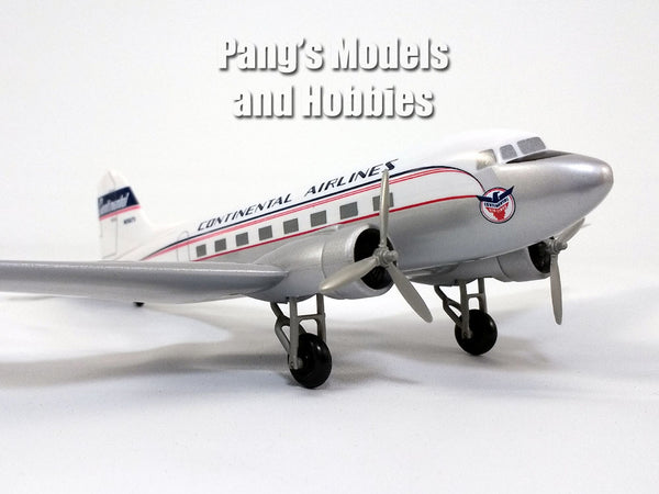 Douglas DC-3 Continental Airlines 1/100 Scale Model by Flight Miniatures