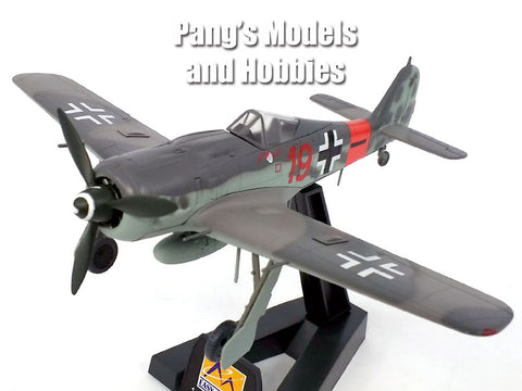 Fw-190 (Fw-190A) "Red 19" German Fighter German Fighter 1/72 Scale Assembled and Painted Model by Easy Model