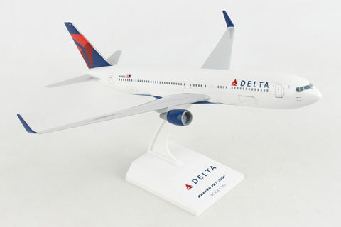 Boeing 767 767-300 with Winglets Delta Airlines 1/150 Scale by Sky Marks