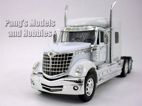 International Lone Star (LoneStar) Semi Truck - WHITE - 1/32 Scale Diecast Metal Model by NewRay