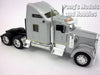 Kenworth W900 Extended Cab Truck - SILVER - 1/32 Scale Diecast Metal and Plastic Model by Welly
