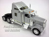 Kenworth W900 Extended Cab Truck - SILVER - 1/32 Scale Diecast Metal and Plastic Model by Welly