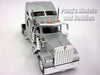 Kenworth W900 Extended Cab Truck - SILVER - 1/32 Scale Diecast Metal and Plastic Model by Welly
