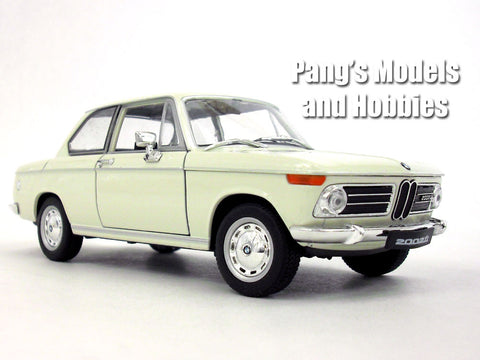 BMW 2002Ti - Cream White - 1/24 Diecast Metal Model by Welly