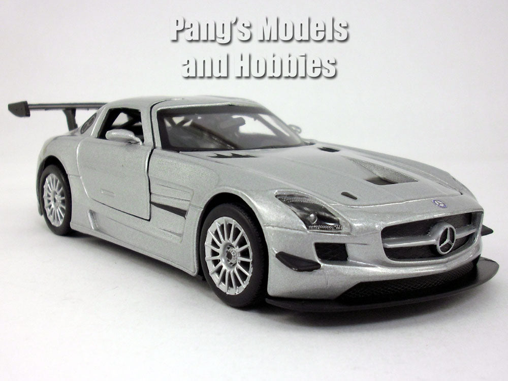 2011 Mercedes-Benz SLS AMG GT3 - SILVER - 1/24 Scale Diecast Metal Model by Motormax