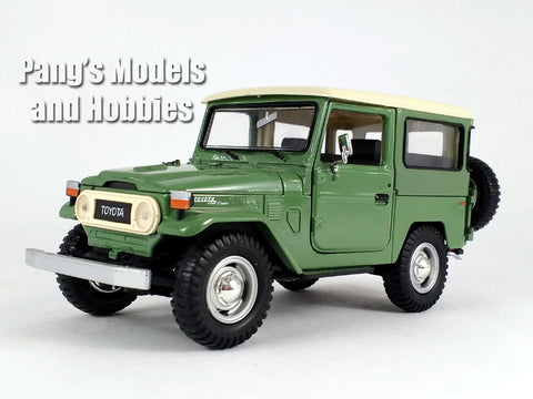 1960 Toyota FJ40 Land Cruiser  - Light Green - 1/24 Scale Diecast Metal Model by Motormax