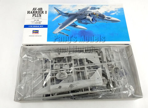AV-8 AV-8B Harrier II USMC 1/72 Scale Plastic Model Kit (Assembly Required) by Hasegawa