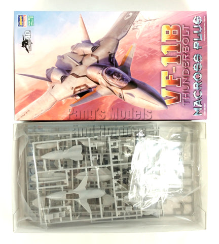 VF-11 VF-11B Thunderbolt Fighter Macross Plus 1/72 Scale Plastic Model Kit (Assembly Required) by Hasegawa