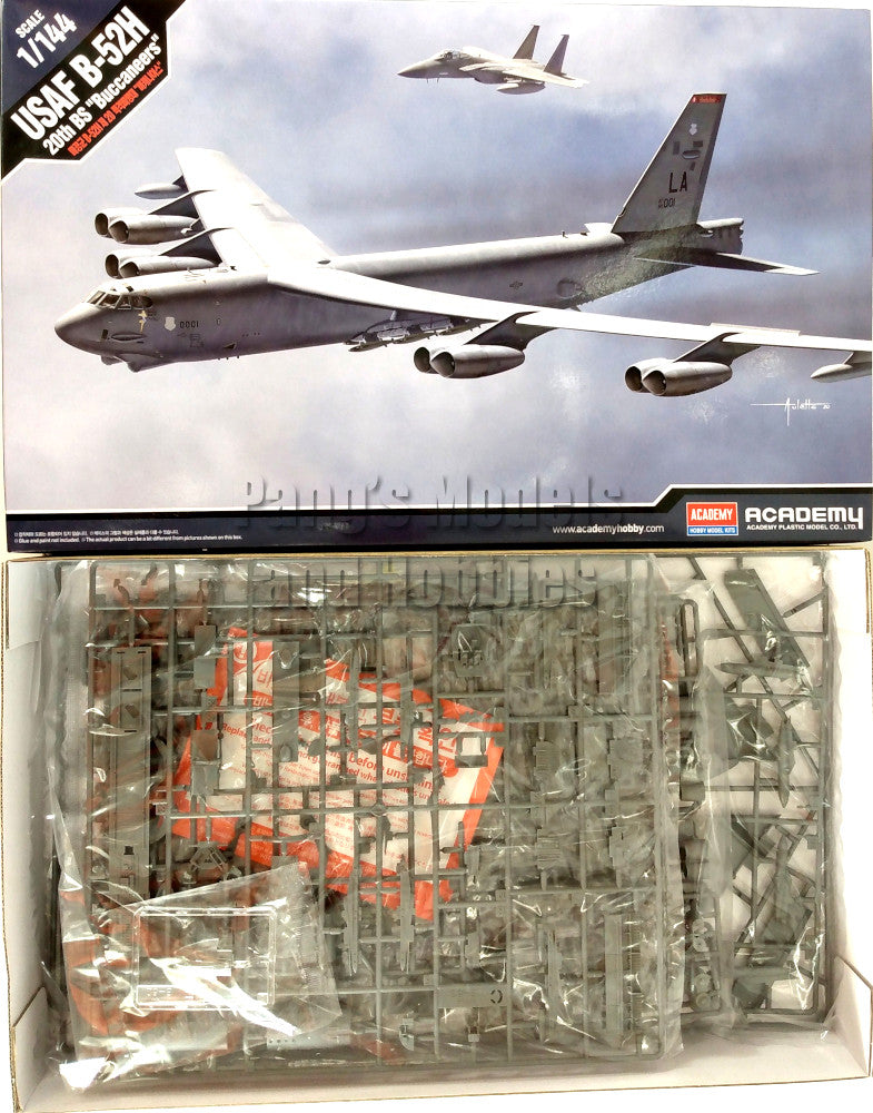 ACADEMY USAF B-52D Stratofortress, Escala 1/144