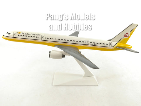 Boeing 757 757-200 Royal Brunei Airlines 1/200 Scale Model by Flight Miniatures