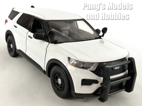 2022 Ford Explorer Police Interceptor SUV - WHITE - 1/24 Scale Diecast Model by Motormax