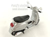 Vespa LX 125 Scooter 1/18 Scale Diecast Metal Model by Maisto