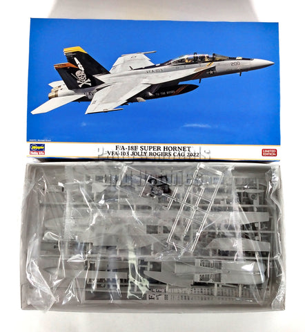 F/A-18F F-18F Super Hornet VFA-103 Jolly Rogers CAG 2022, US NAVY 1/72 Scale Plastic Model Kit (Assembly Required) by Hasegawa