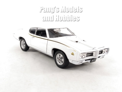 1969 Pontiac GTO "The Judge" - White - 1/24 Diecast Metal Model by Welly