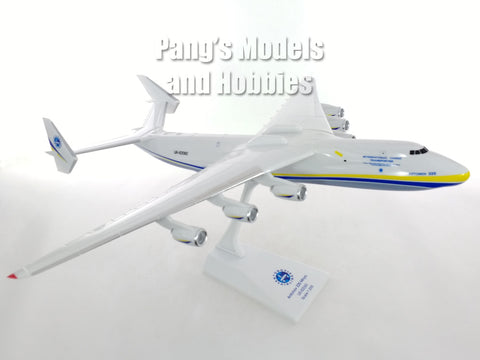 Antonov An-225 Mriya Super-Heavy International Cargo Transporter Aircraft 1/200 Scale Model Airplane by Flight Miniatures