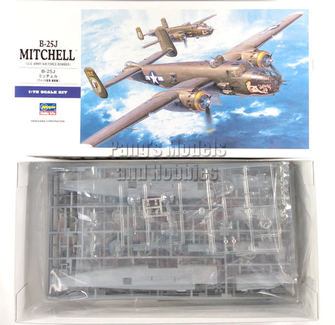 North American B-25 B-25J Mitchell - USAAF 1/72 Scale Plastic Model Kit (Assembly Required) by Hasegawa