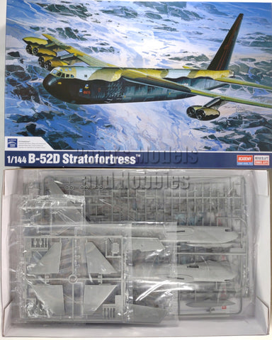 Boeing B-52 B-52D Stratofortress USAF 1/144 Scale Plastic Model Kit (Assembly Required) by Academy