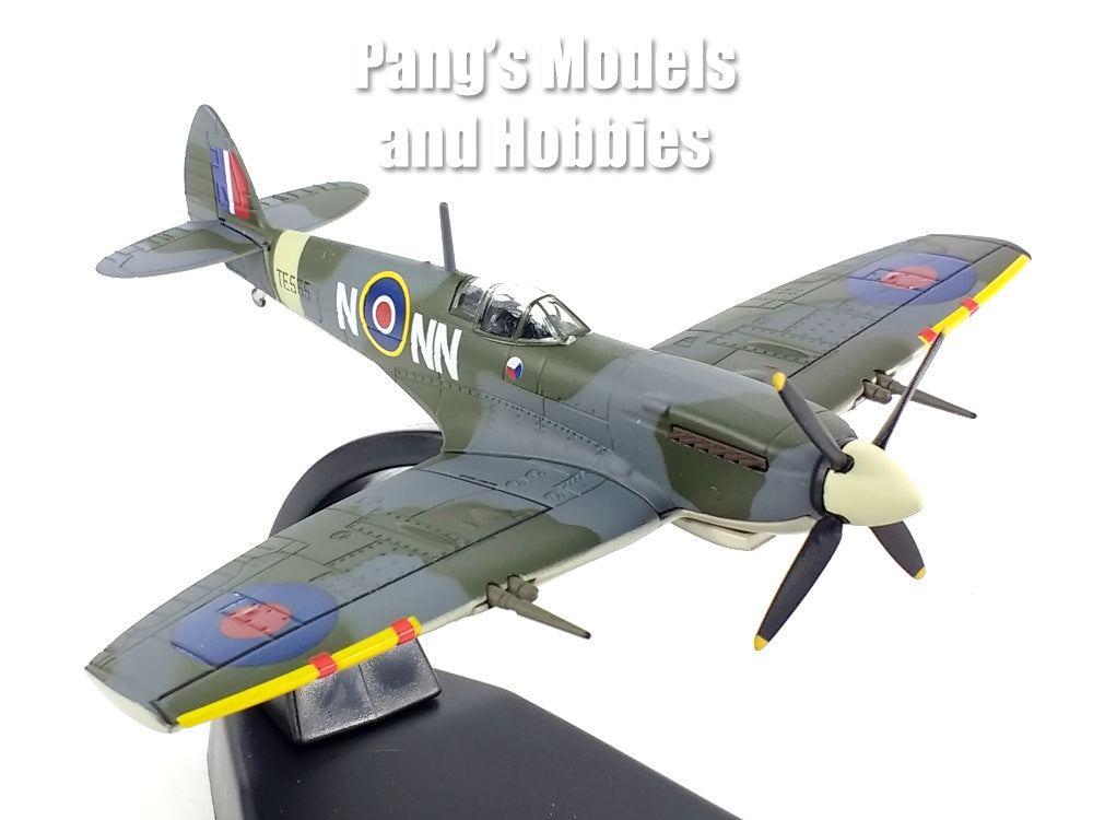 Supermarine Spitfire Mk.IXe MkIX No. 310 Czechoslovak Squadron, RAF Manston, 1945 (National Technical Museum, Prague)  1/72 Scale Diecast Metal Model by Oxford