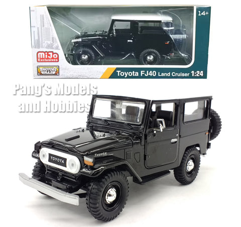 1960 Toyota FJ40 Land Cruiser  - Black - 1/24 Scale Diecast Metal Model by Motormax
