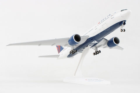 Boeing 777-200 (777, 777-200) Delta Airlines with Landing Gear - 1/200 Scale by Sky Marks