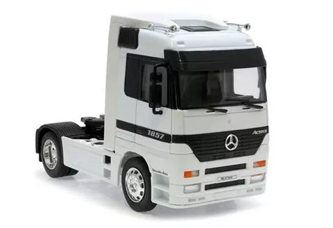 Mercedes-Benz Actros (4x2) Truck 1/32 Scale Diecast and Plastic Truck Model by Welly