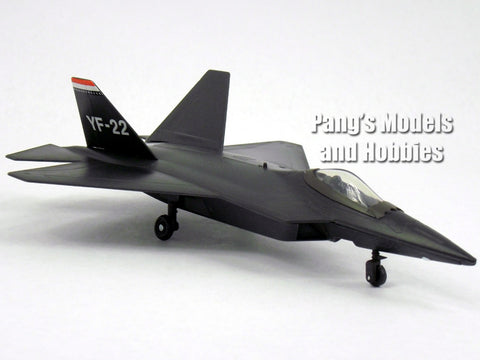 Lockheed Martin F-22 Raptor 1/72 Scale Model Kit (Assembly Needed) by NewRay