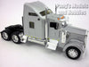 Kenworth W900 Extended Cab 1/32 Scale Diecast Metal and Plastic Model by Welly