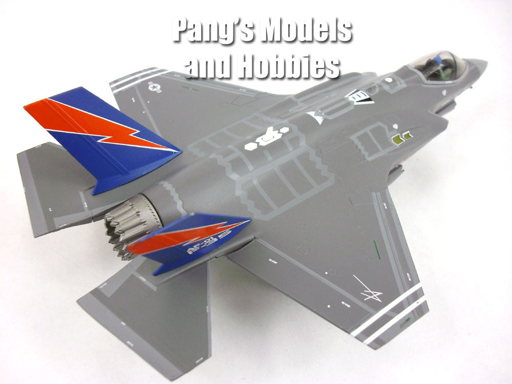 Maquette LOCKHEED Martin F-35A Lightning II Avion de combat 1:72 Maquette LOCKHEED Martin F-35A Lightning II Avion de combat 1:72
