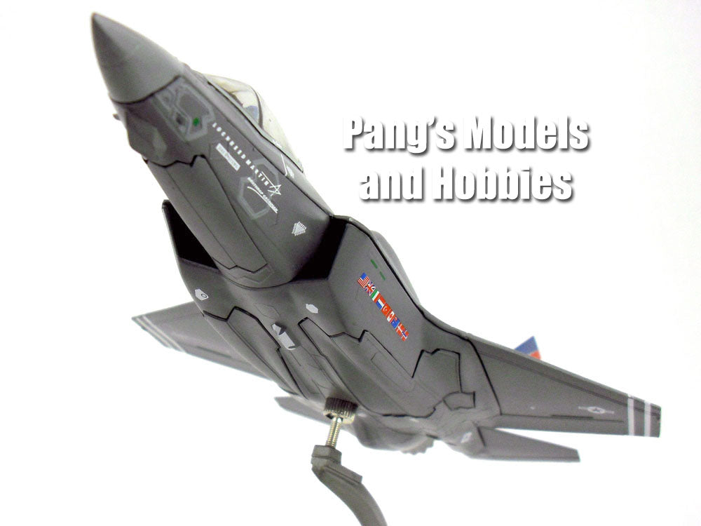 1/72 échelle USAF F35 F-35A Lightning II avion de chasse avion moulé sous pression en alliage métal modèle jouet pour Collection-Mode de vol 26 1/72 échelle USAF F35 F-35A Lightning II avion de chasse avion moulé sous pression en alliage métal modèle jouet pour Collection-Mode de vol 26