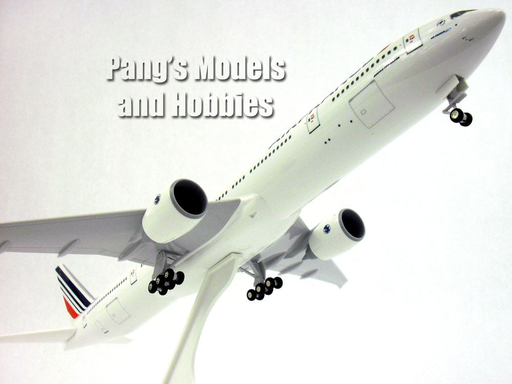 Boeing 777-300ER (777, 777-300) Air France 1/200 Scale by Sky 