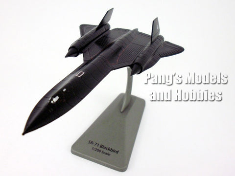Lockheed SR-71 Blackbird Spy Plane "61-7972" Lt. Col. Raymond E. "Ed" Yielding and Lt. Col. Joseph T. "JT" Vida, 1990 1/200 Scale Diecast Metal Model by Air Force 1