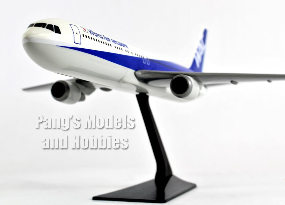 Boeing 767-300 (767) World Air Network - WAN - 1/200 Scale Model 