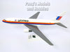 Boeing 767-200 (767) United Airlines Rainbow Scheme 1/200 by Flight Miniatures